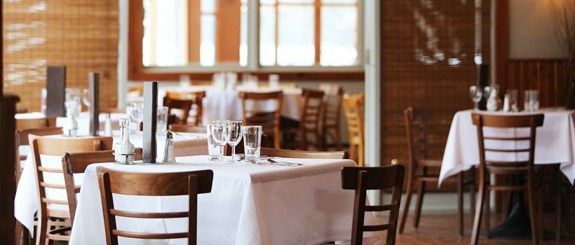 Visuel restaurant vide à la une